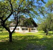 Haus zum Kaufen in Gstadt am Chiemsee 1.890.000,00 € 300 m²