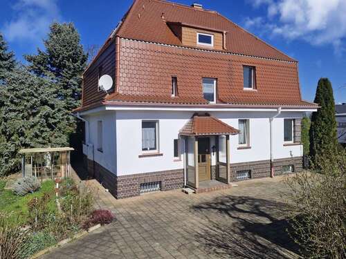 Foto - Haus zum Kaufen in Neumark 189.000,00 € 160 m²