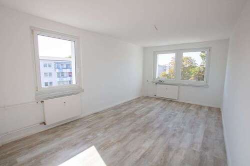 Foto - Wohnung zum Mieten in Halle (Saale) 439,00 € 62.69 m²