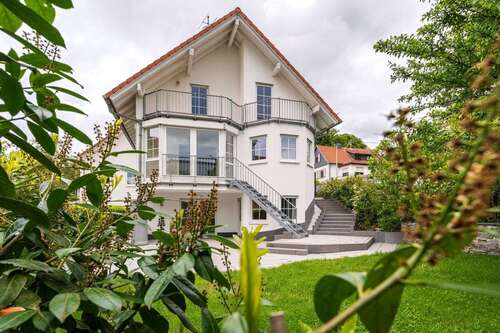 Foto - Haus zum Kaufen in Kelkheim (Taunus) 986.000,00 € 228 m²