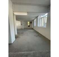 Halle in Stuttgart 2.000,00 € 180 m²