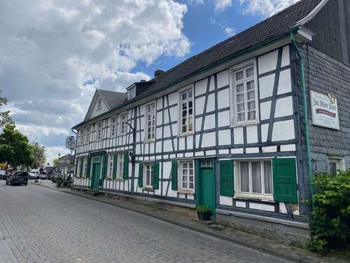 Foto - Haus zum Kaufen in Leichlingen 99.000,00 € 325 m²