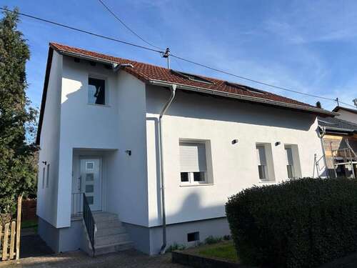 Foto - Haus zum Kaufen in Schwalbach 295.000,00 € 122 m²