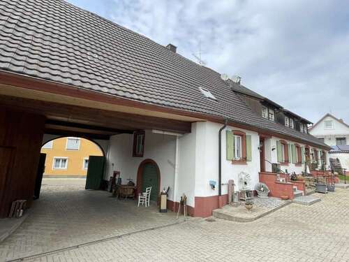 Foto - Haus zum Kaufen in Ballrechten-Dottingen 599.000,00 € 346 m²