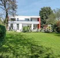 Haus zum Kaufen in Kronberg im Taunus 1.950.000,00 € 258 m²