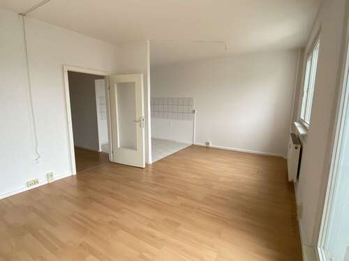 Foto - Wohnung zum Mieten in Halle 339,00 € 57.31 m²