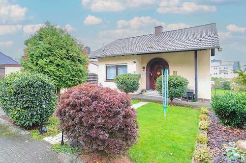 Foto - Haus zum Kaufen in Ehringshausen 229.000,00 € 123.19 m²