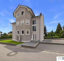 Haus zum Kaufen in Lappersdorf 1.500.000,00 € 367.5 m²