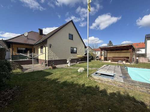 Foto - Haus zum Kaufen in Büchenbach 549.000,00 € 174 m²