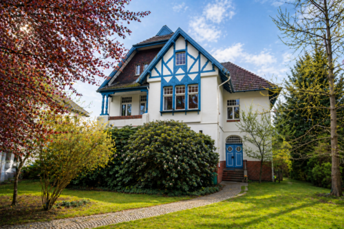 Foto - Haus zum Kaufen in Bad Schwartau 880.000,00 € 355 m²