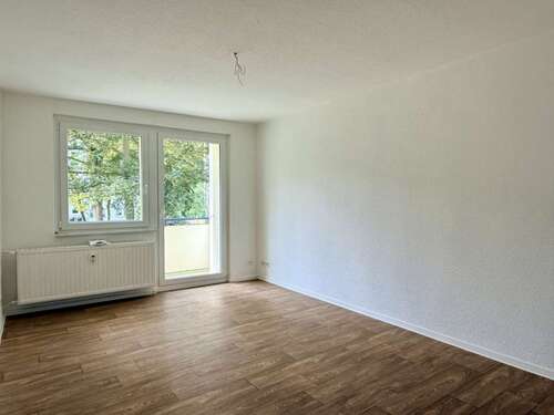 Foto - Wohnung zum Mieten in Plauen 323,87 € 56.82 m²