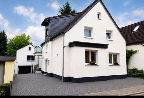 Foto - Haus zum Kaufen in Bischofsheim 895.000,00 € 285 m²