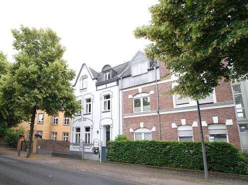 Foto - Haus zum Kaufen in Hennef 755.000,00 € 165 m²