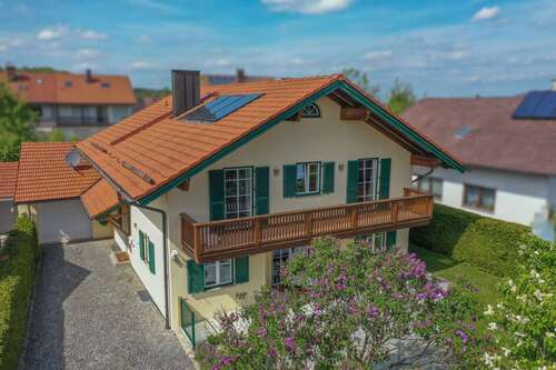 Foto - Haus zum Mieten in Saaldorf 2.000,00 € 207 m²