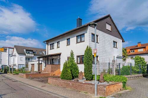 Foto - Haus zum Kaufen in Stutensee 749.000,00 € 225 m²