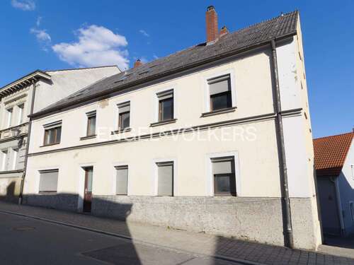 Foto - Haus zum Kaufen in Donaustauf 449.000,00 € 306 m²