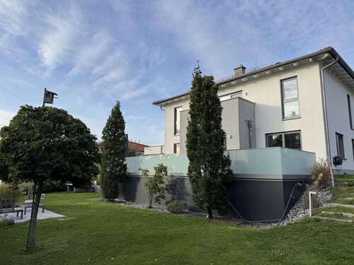 Foto - Haus zum Kaufen in Neuendettelsau 950.000,00 € 198 m²