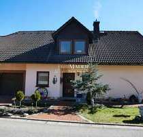 Haus zum Kaufen in Tettau 280.000,00 € 295 m²