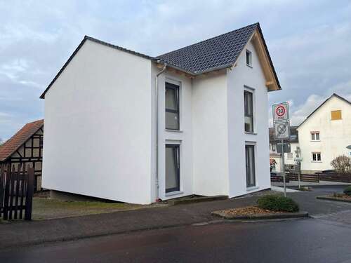 Foto - Haus zum Kaufen in Homberg (Ohm) 699.000,00 € 180 m²