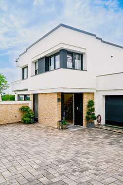 Foto - Haus zum Kaufen in Weinheim 1.790.000,00 € 230 m²
