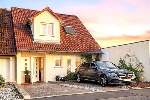 Foto - Haus zum Kaufen in Holzgerlingen 998.000,00 € 241 m²