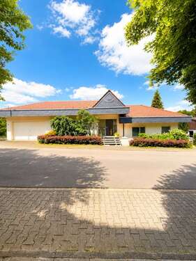 Foto - Haus zum Kaufen in Idstein 690.000,00 € 385 m²