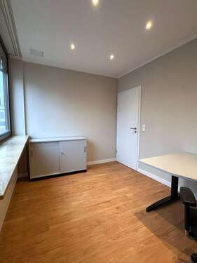 Foto - Büro in Wiesbaden 340,00 € 21 m²