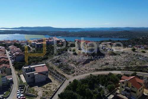Foto - Grundstück zu verkaufen in Šibenik 100.000,00 € 556 m²
