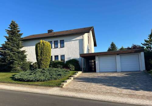 Foto - Haus zum Kaufen in Habichtswald 399.000,00 € 215 m²