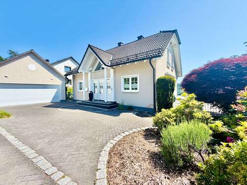 Foto - Haus zum Kaufen in Nachrodt-Wiblingwerde 639.000,00 € 216 m²