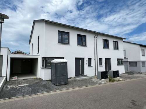 Foto - Haus zum Mieten in Lauffen 1.950,00 € 165.3 m²