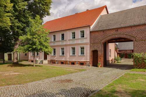 Foto - Haus zum Kaufen in Niedergörsdorf 659.000,00 € 335 m²