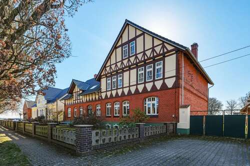 Foto - Haus zum Kaufen in Diesdorf 399.800,00 € 320.01 m²
