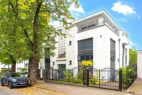 Foto - Haus zum Kaufen in Düsseldorf 2.695.000,00 € 698 m²