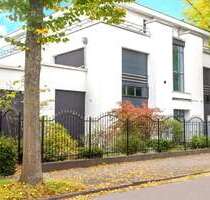 Haus zum Kaufen in Düsseldorf 2.650.000,00 € 698 m²