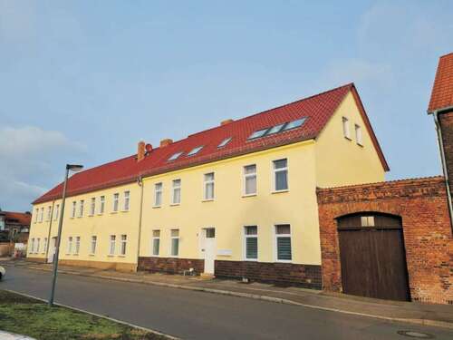 Foto - Haus zum Kaufen in Bitterfeld 1.050.000,00 € 1000 m²