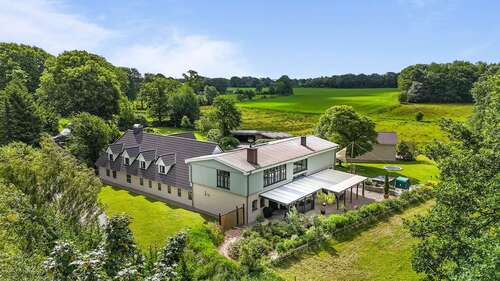 Foto - Haus zum Kaufen in Hennstedt 949.000,00 € 370 m²