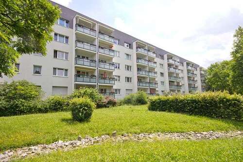Foto - Wohnung zum Mieten in Halle (Saale) 328,00 € 50.49 m²