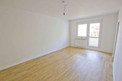 Foto - Wohnung zum Mieten in Halle (Saale) 315,00 € 35.78 m²