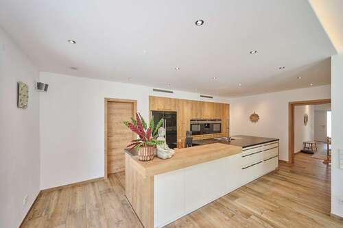 Foto - Haus zum Kaufen in Niederwinkling 1.499.000,00 € 279 m²