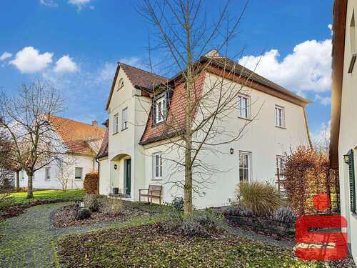 Foto - Haus zum Kaufen in Rödelsee 790.000,00 € 158.64 m²