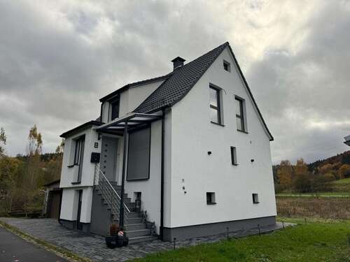 Foto - Haus zum Kaufen in Knüllwald 240.000,00 € 160 m²