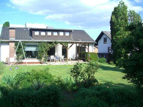 Foto - Haus zum Kaufen in Marburg-Schröck 460.000,00 € 180 m²