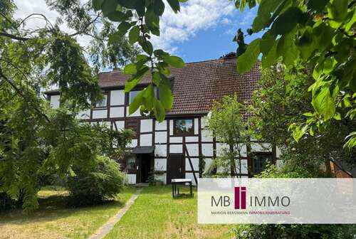 Foto - Haus zum Kaufen in Wolfsburg Heiligendorf 199.000,00 € 322 m²