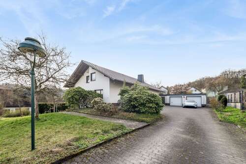 Foto - Haus zum Kaufen in Freudenberg 449.000,00 € 225 m²