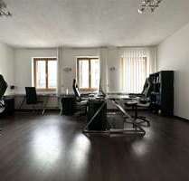 Büro in Coburg 898,00 € 97 m² - 898,00&nbsp;EUR Kaltmiete, ca.&nbsp; 97,00&nbsp;m&sup2; in Coburg (PLZ: 96450)