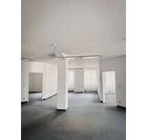 Büro in Lich 1.999,00 € 269 m² - 1.999,00&nbsp;EUR Kaltmiete, ca.&nbsp; 269,00&nbsp;m&sup2; in Lich (PLZ: 35423)