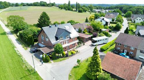 Foto - Haus zum Kaufen in Lohmar 1.148.000,00 € 429 m²