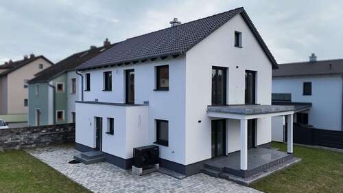 Foto - Haus zum Kaufen in Maxhütte-Haidhof 550.000,00 € 188.6 m²