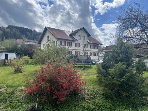 Foto - Haus zum Kaufen in Grünenbach 749.000,00 € 335 m²